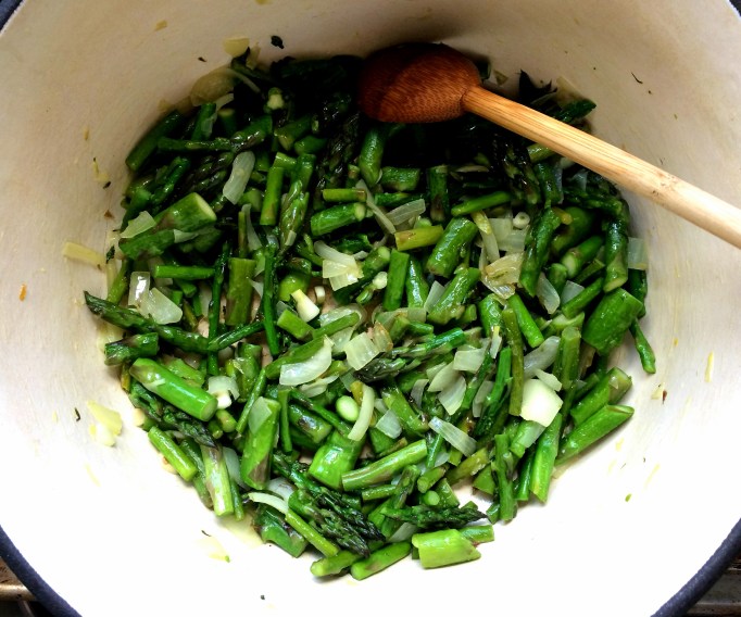 Creamy (vegan) Asparagus Soup with Shiitake “Croutons”